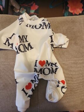 I ♥ My Mom White Baby Onesie